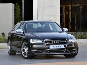 Audi S8 2012 года
